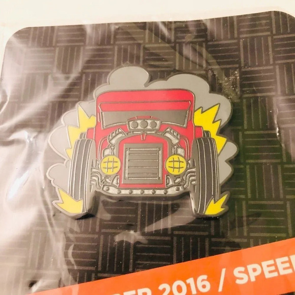 2016 Loot Crate DX September Speed Hot Rod Racing Car Lapel Enamel Pin - Picture 2 of 8